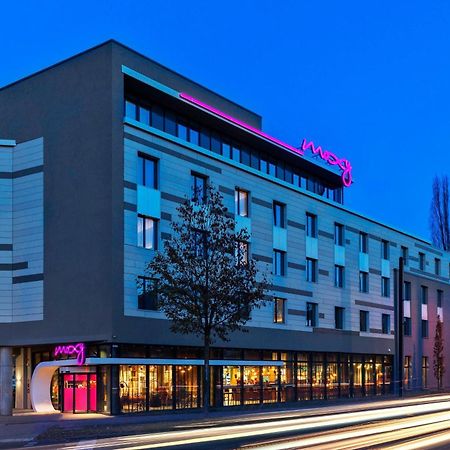 Moxy Duesseldorf South Hotel Exterior photo
